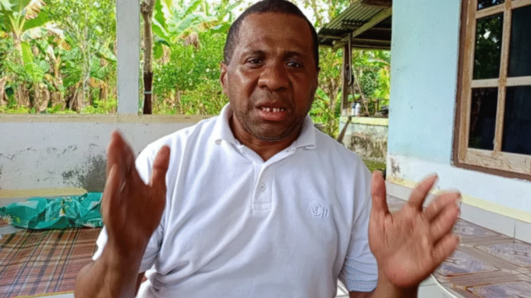 Tak Harus Orang Pintar Selesaikan Masalah Papua