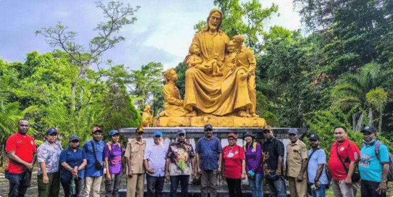 FX Mote Siap Lakukan Revitalisasi Situs Wisata Rohani di Pulau Nau Waropen