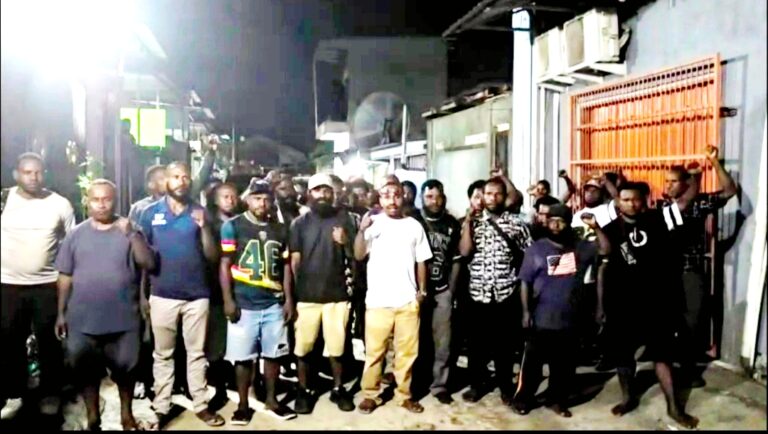 Relawan Mari-Yo Papua Tolak Aksi Sinode GKI di Kantor Bupati Jayapura